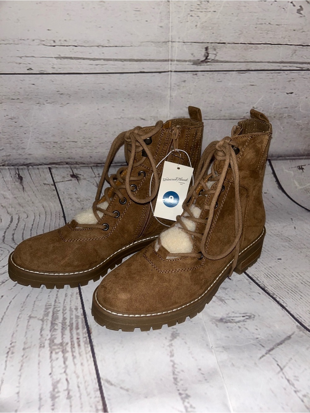 NWT Universal Thread Boots